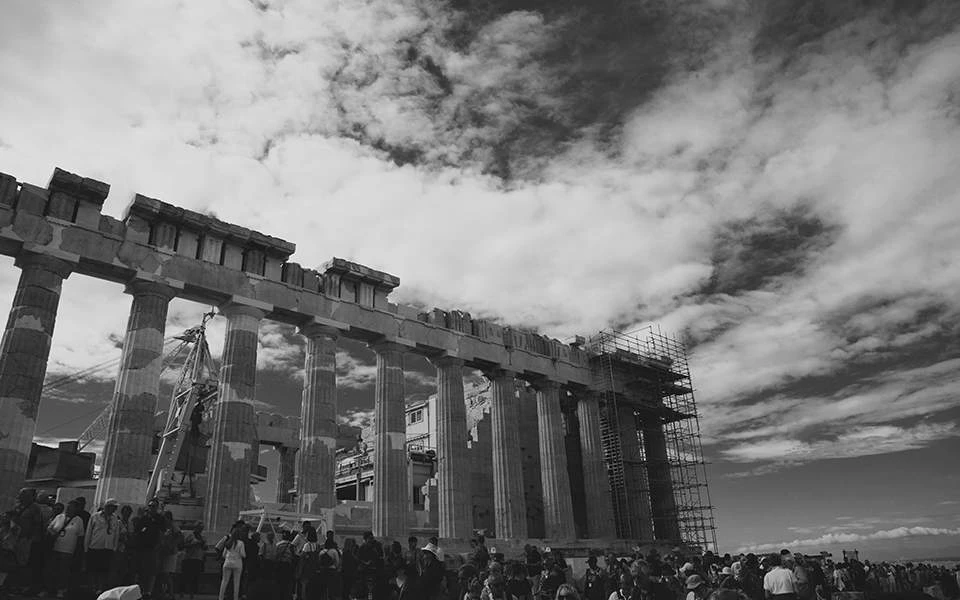 Προειδοποίηση από Bloomberg: Η Ελλάδα κινδυνεύει με νέα κρίση αν δεν λύσει το πρόβλημα των τραπεζών